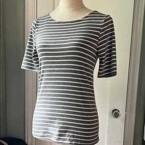 Le Lis Short Sleeve Tee